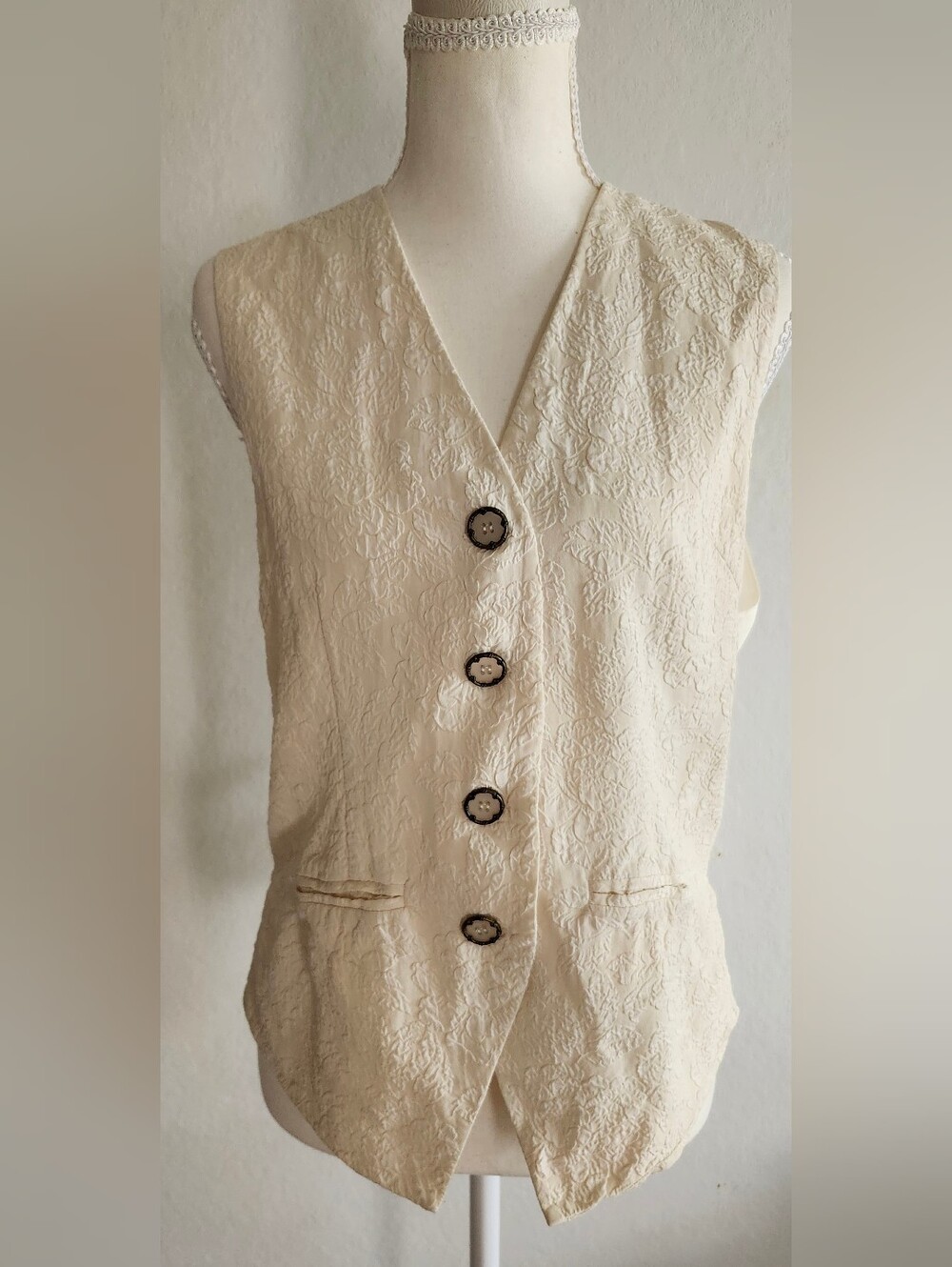 Vintage Casual Corner 100% Silk Vest Women's L Cream Natural Buttons Jacquard